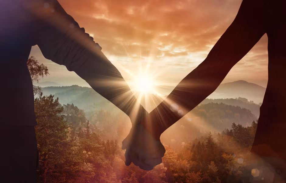 Cuốn sách "Kiếp nào ta cũng tìm thấy nhau" nói về những linh hồn tri kỷ, những người có mối liên kết vĩnh viễn với nhau bằng tình yêu thương, luôn gặp lại nhau hết lần này đến lần khác, qua hết kiếp này tới kiếp khác. 