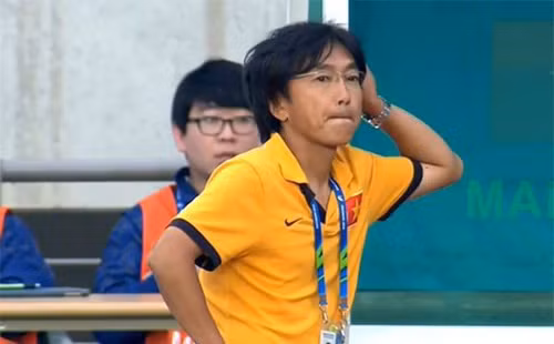 Trong cuộc đối thoại với TTVH mới đây, ông HLV Miura đã chia sẻ một vài câu chuyện về "những điều khó tin ở Việt Nam", trong đó ông thầy người Nhật của ĐT Việt Nam đã 5 lần "qua mặt" CSGT ở Việt Nam.