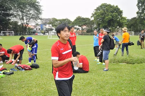 Nhiều người cho rằng sau trận thua "vỡ mặt" của ĐT Việt Nam trước Malaysia tại bán kết AFF Cup vừa rồi, xem phản ứng, tinh thần cổ vũ của khán giả, cổ động viên Việt Nam trong và sau trận... có lẽ ông Miura cũng sẽ thay đổi, suy nghĩ, quan điểm trước đây của mình.