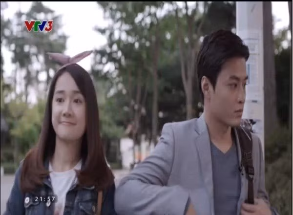 Trong vai một nữ du học sinh tại Hàn Quốc nên phong cách ăn mặc của Nhà Phương cũng rất trẻ trung, hiện đại đậm chất Hàn Quốc.