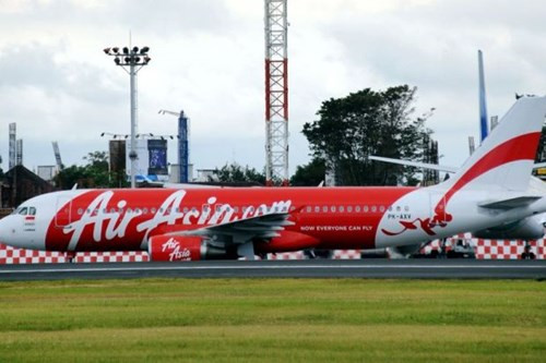 Ảnh bão mạng Máy bay Air Asia mất tích, scandal Doãn Tuấn hình ảnh Anh bao mang may bay Air Asia mat tich, scandal Doan Tuan