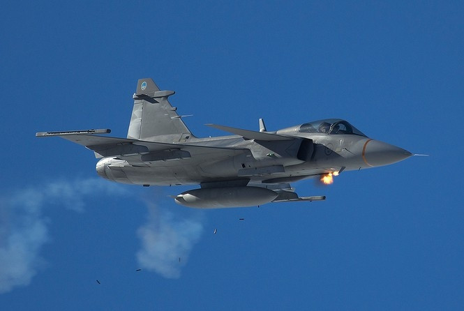 Nhờ ưu thế vượt trội ở khả năng không chiến tầm xa và hoàn toàn đủ sức chiến thắng khi không chiến quần vòng cự ly ngắn, chính vì vậy sẽ không quá khi cho rằng, Gripen sẽ khiến Su-35 mất lợi thế trên Biển Đông nếu được Philippines mua về.