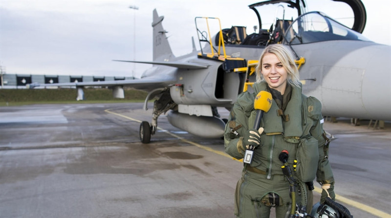 Theo trang Flight Global, Không quân Philippines gần như chắc chắn sẽ ký hợp đồng mua chiến đấu cơ đa năng JAS-39 Gripen của hãng Saab. Gói mua sắm được chính Bộ trưởng Quốc phòng Philippines, ông Delfin Lorenzana đưa ra trong một bài phỏng vấn với Thông tấn xã Philippines (PNA).