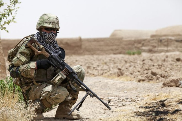 Không khó để nhận ra độ hoạt động ổn định của dòng vũ khí này bởi khẩu súng máy PK cũng là đứa con tinh thần của nhà thiết kế vũ khí đại tài Mikhail Kalashnikov, cha đẻ của khẩu AK-47.