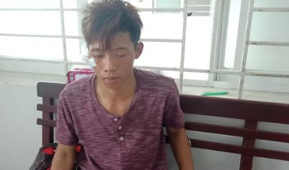 Uống rượu rồi cãi nhau, thanh niên 17 tuổi đâm chết bạn nhậu Uong ruou roi cai nhau, thanh nien 17 tuoi dam chet ban nhau