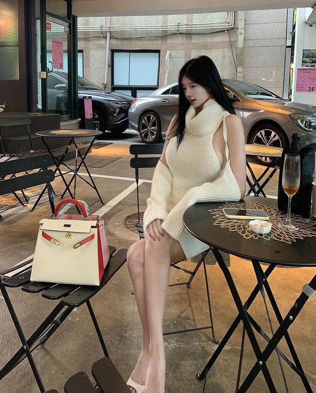 Đặc biệt, sau khi những hình ảnh của cô nàng được truyền thông đưa tin và lan truyền khắp mọi nơi.