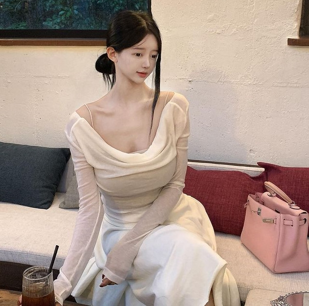 Họ xin bí quyết chỉnh ảnh mà không lồi lõm các vật xung quanh như cô nàng và cho rằng Shasheile đã thổi một "luồng gió mới" vào việc chỉnh ảnh.