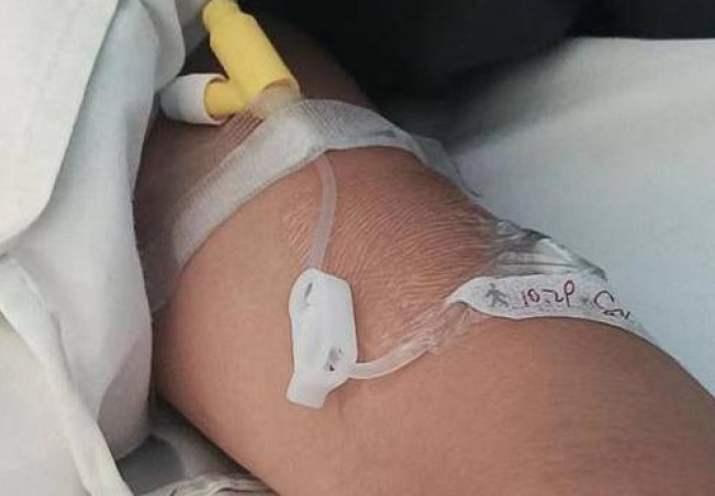 Choi bai trong lop, nam sinh bi giao vien danh da man