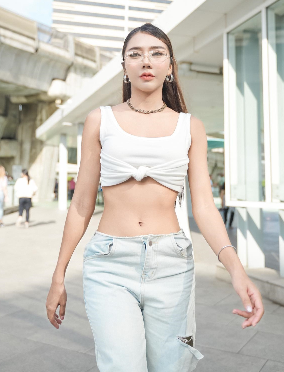 Suwanan June được đánh giá là một trong những hot girl trau chuốt hình ảnh của mình rất kỹ lưỡng.