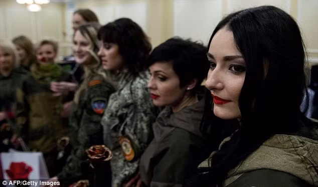 Hồi hộp chờ kết quả.