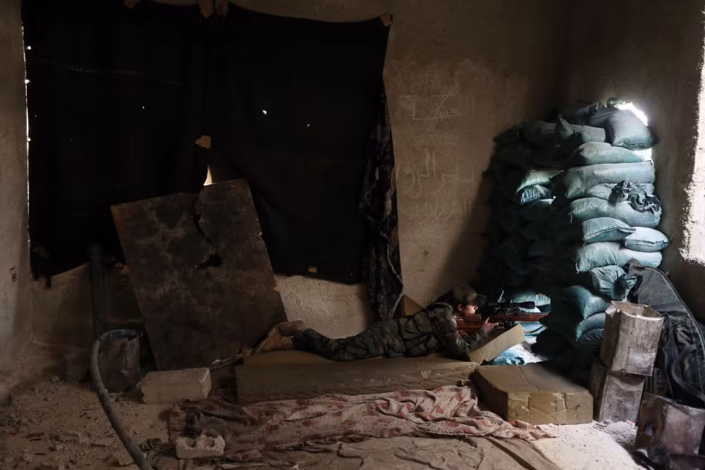 ... mà còn là những tay súng bắn tỉa điêu luyện.