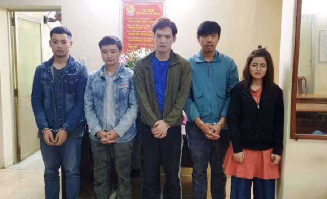 Ngoc Trinh lam gi trong duong day vay qua app lai cat co cua nguoi Trung Quoc?