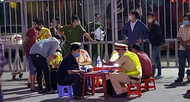 Co hay khong luc luong “chong lung, bao ke” xe vua o Dong Nai?-Hinh-2
