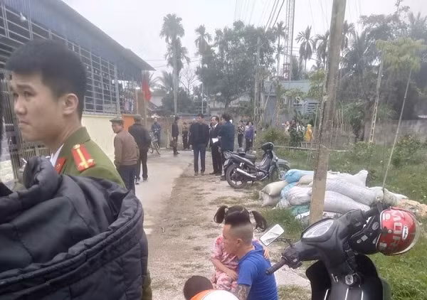  Hải Phòng: Tranh chấp đất em đâm chết anh trai: Ngày 11/2/2020, do mâu thuẫn từ việc tranh chấp đất đai giữa hai anh em trai từ lâu, ông Nguyễn Văn Phít đã cầm dao đâm chết anh trai ruột của mình là ông Nguyễn Văn Phát. Được biết cả hai anh em đều sống tại thị trấn Tiên Lãng, huyện Tiên Lãng, TP. Hải Phòng.