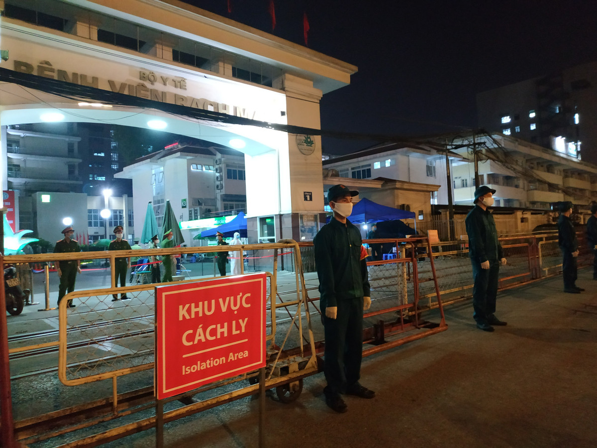 Giám đốc Trung tâm kiểm soát bệnh tật (CDC) Hà Nội Nguyễn Nhật Cảm cho biết, 15.461/15.461 mẫu bệnh phẩm tại Bệnh viện Bạch Mai đã cho kết quả âm tính.