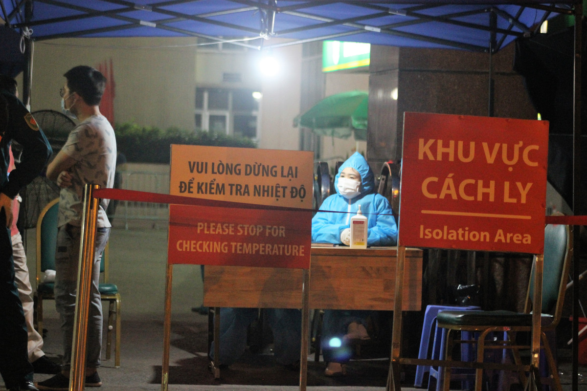 Đối với 1.592 các bệnh nhân được chuyển về tuyến dưới và các bệnh viện của Hà Nội cũng đã có xét nghiệm âm tính.