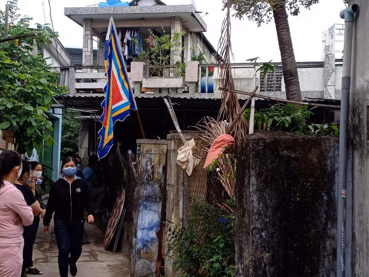 Nu pho chu tich phuong chet trong tu the treo co