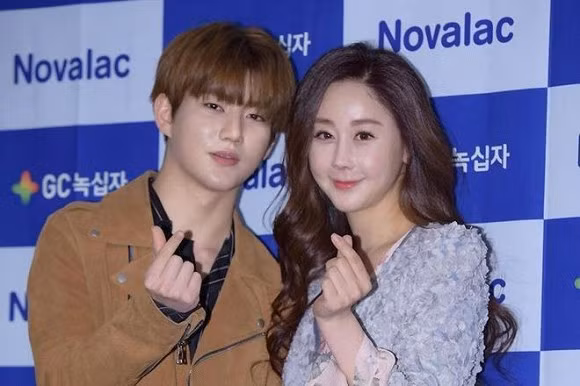 Hoa hau Han lay chong kem 18 tuoi: Quan chong nhu quan con-Hinh-7