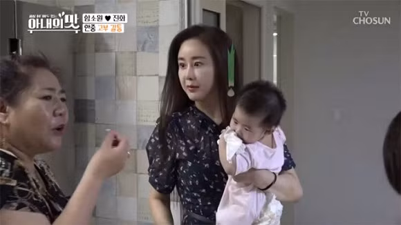 Hoa hau Han lay chong kem 18 tuoi: Quan chong nhu quan con-Hinh-13