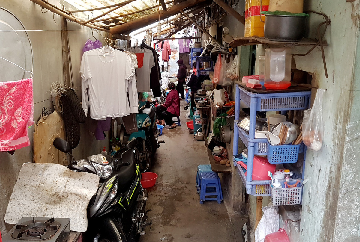 Dịch COVID-19: Bệnh nhân “xóm chạy thận” quay quắt với nỗi lo cơm áo chiến đấu với tử thần - Hình 2 Dich COVID-19: Benh nhan “xom chay than” quay quat voi noi lo com ao chien dau voi tu than-Hinh-2