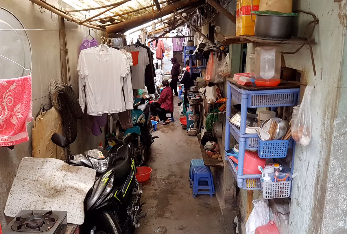 Dịch COVID-19: Bệnh nhân “xóm chạy thận” quay quắt với nỗi lo cơm áo chiến đấu với tử thần - Hình 2 Dich COVID-19: Benh nhan “xom chay than” quay quat voi noi lo com ao chien dau voi tu than-Hinh-2