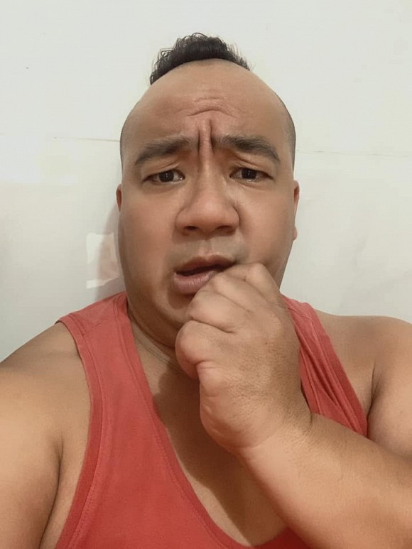 Hiếu Hiền dành nhiều thời gian chơi thể thao nhưng anh vẫn bị phát tướng