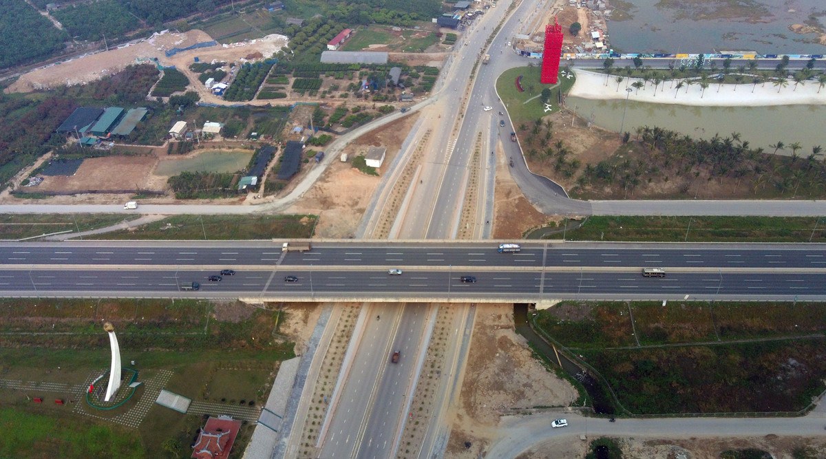 Mới đạt 70%, cao tốc Bắc- Nam giải phóng mặt bằng chậm tiến độ Moi dat 70%, cao toc Bac- Nam giai phong mat bang cham tien do