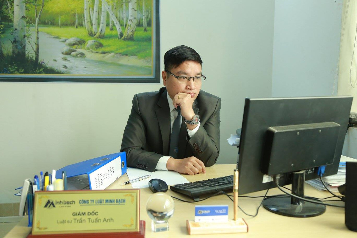 Be gai bi me va cha duong bao hanh tu vong: 