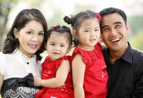 Hau Giang: Gia dinh sinh du “2 cong chua” se duoc khen thuong