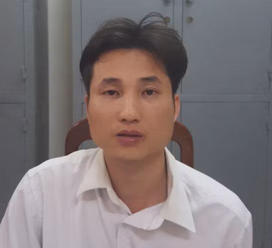 Cùng hầu tòa với Cường còn có Phạm Đức Thế (38 tuổi, trú tại Ba Đình, Hà Nội) bị truy tố về tội tàng trữ trái phép chất ma túy.