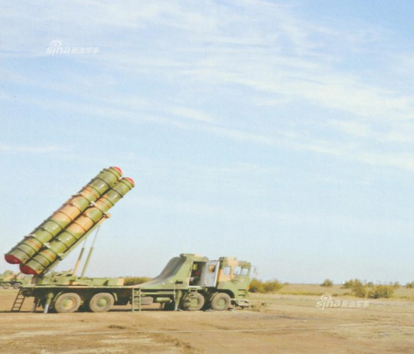 HQ-22 tầm trung có nhiệm vụ chính là hỗ trợ HQ-9B chuyên đánh tầm xa trong đội hình tác chiến hỗn hợp theo mô hình cao - thấp thường thấy.