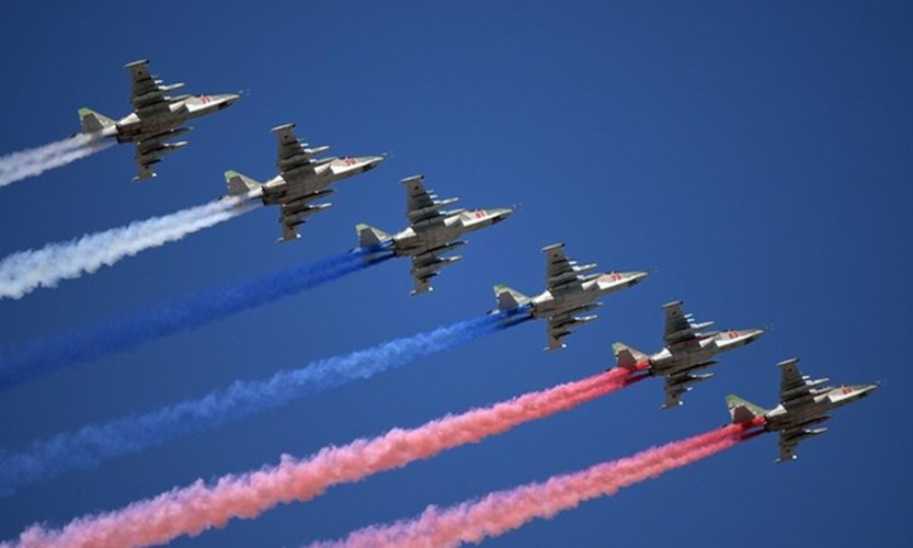 Phép thử cho hải quân Nga chính là dự án đóng tàu đổ bộ cỡ lớn mang trực thăng “sao chép Mistral” lớp Lavina, nhưng căn cứ vào chiếc Peter Morgunov chỉ 6.000 tấn nhưng mất tới 10 năm thi công thì triển vọng không thực sự cao.