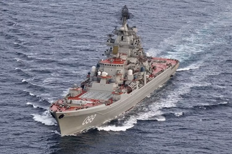 Ngoài ra vị chuyên gia quân sự còn hướng sự chú ý đến việc 30 - 40 năm trước, hải quân Liên Xô đã có thể đưa nhiều tàu chiến vào đại dương, nhưng nước Nga bây giờ thậm chí không có.