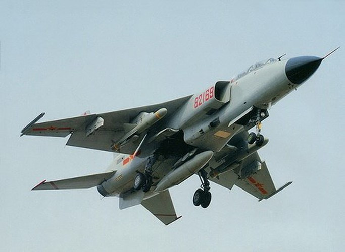 JH-7 còn có một phiên bản dành cho mục đích xuất khẩu là FBC-1 (Fighter/Bomber China-1) “Phi Báo” (Flying Leopard).