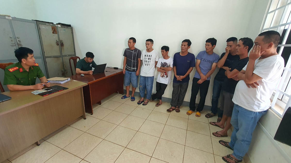 Triệt phá đường dây cá độ bóng đá lớn ở Đắk Lắk Triet pha duong day ca do bong da lon o Dak Lak