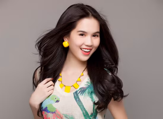 Thậm chí đại gia này đã dắt Ngọc Trinh đi xem nhà và mua 1 căn biệt thực với 4 phòng ngủ, trị giá 4 tỷ đồng tặng cô. Ảnh minh họa.