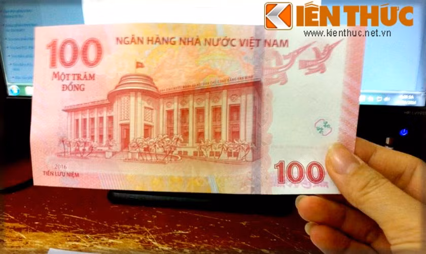 Tờ tiền này chỉ có giá trị lưu niệm và hoàn toàn không có giá trị thanh toán hay lưu thông.