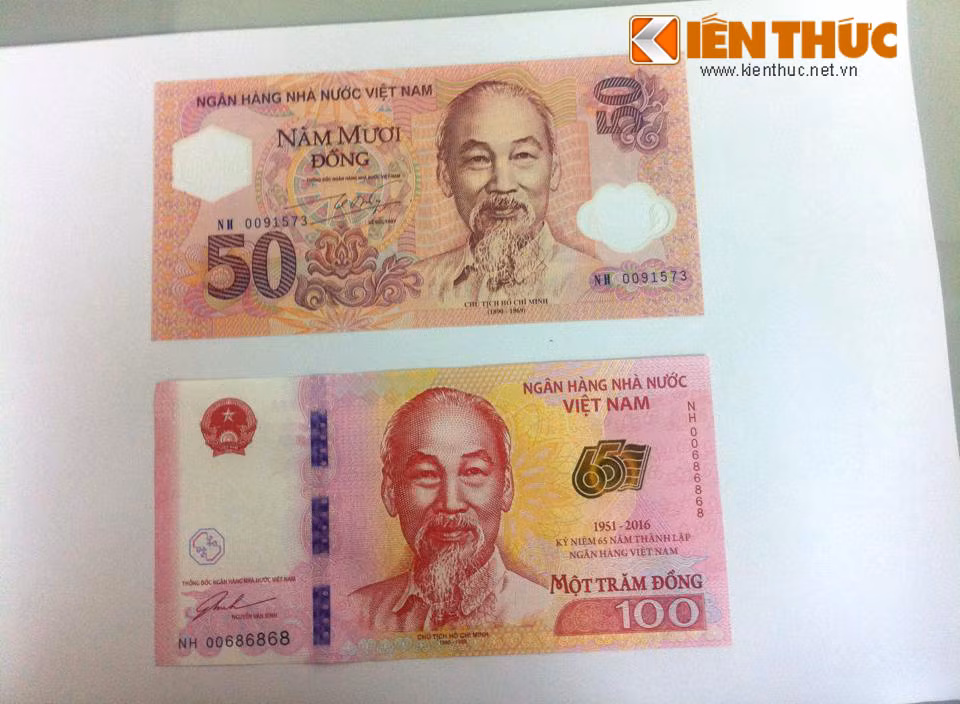 Hình ảnh mặt trước của tờ 100 đồng và tờ 50 đồng, hai tờ tiền lưu niệm của ngân hàng Nhà nước Việt Nam đang dược dư luận quan tâm.