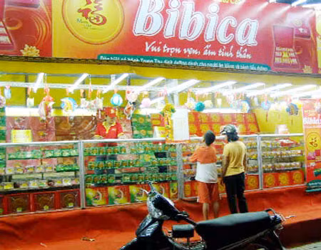 Sau đó, Lotte liên tục nâng tỷ lệ nắm giữ cổ phiếu BBC của Lotte. Theo báo cáo quản trị 2013 của Bibica, hiện Lotte đang sở hữu 6.718 (tỷ lệ 43,56%). Đến tháng 9/2014, Lotte Confectionety.,Ltd mua vào 70.000 cổ phiếu BBC, nâng tỷ lệ sở hữu lên gần 6,8 triệu cổ phiếu, tương đương 44,03% vốn BBC. Ảnh minh họa.