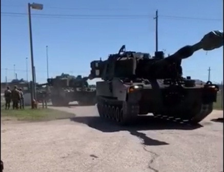 Những hệ thống Paladin M109A7 nằm trong bản hợp đồng được Bộ Quốc phòng Mỹ ký với nhà thầu BAE Systems. Thực hiện đơn hàng là chi nhánh của BAE Systems tại bang Pennsylvania (Mỹ). Nhà sản xuất sẽ cung cấp 60 pháo tự hành M109A7 cùng xe nạp đạn M992A3 với tổng trị giá 249 triệu USD.