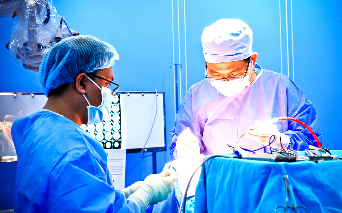 Trẻ em cũng bị đột quỵ xuất huyết não - Hình 2 Tre em cung bi dot quy xuat huyet nao-Hinh-2