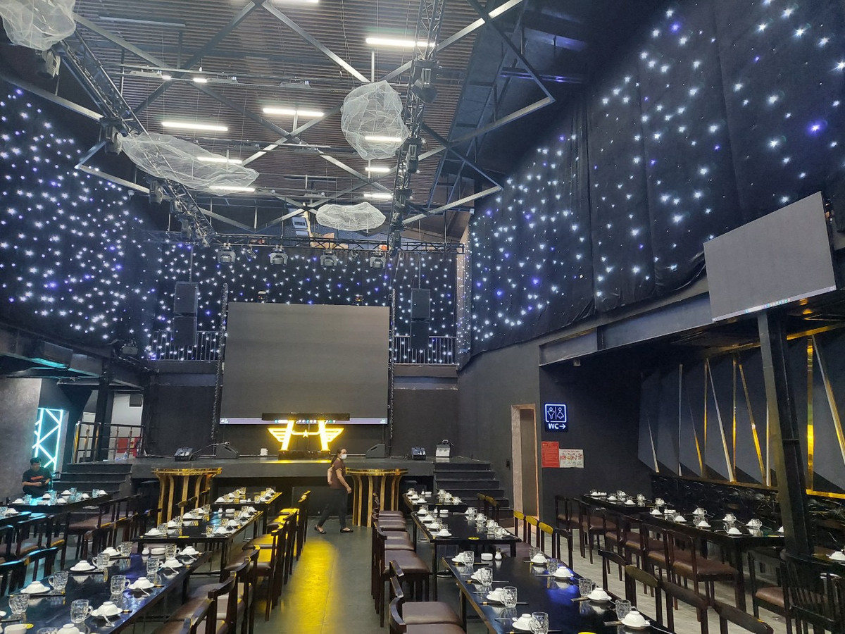 Bên trong nhà hàng Biển Xanh bị xử lý vi phạm PCCC