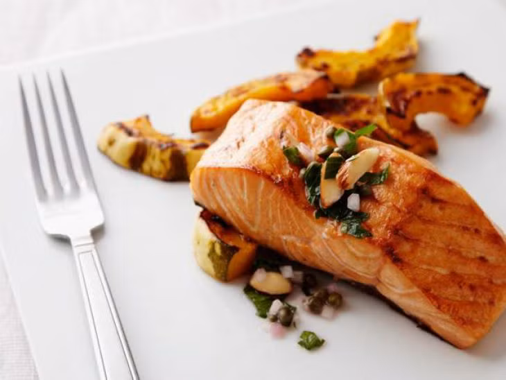 Cá hồi giàu protein và các chất béo lành mạnh hơn bất cứ loại thực phẩm nào khác.