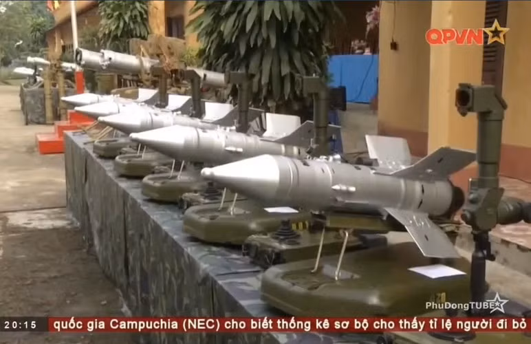 Hình ảnh về tổ hợp tên lửa chống tăng B87 từng xuất hiện trong phần tin ngắn “Ngành kỹ thuật khắc phục khó khăn về vật tư” do kênh Quốc phòng Việt Nam thực hiện năm 2018. Trước đây, B87 từng xuất hiện trong một chương trình của VTV1, dù hình ảnh khi đó có chất lượng rất thấp nhưng vẫn chứng minh được rằng Việt Nam có sở hữu B87. Nguồn ảnh: Kênh QPVN