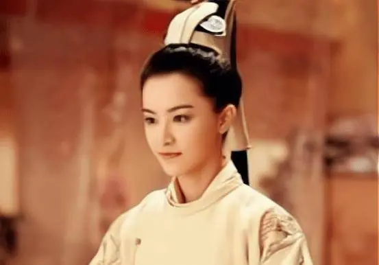 Hứa Phụ thấy có nhiều người hiếu kỳ đến xem mình như vậy nhưng chỉ tỏ ra có hai thái độ, một là khóc, hai là cười. Mọi người cho rằng trẻ con khóc cười cũng là lẽ thường tình.