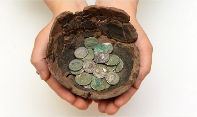 Những đồng xu này được tầng lớp thống trị của đế quốc La Mã phát hành trong 200 năm.