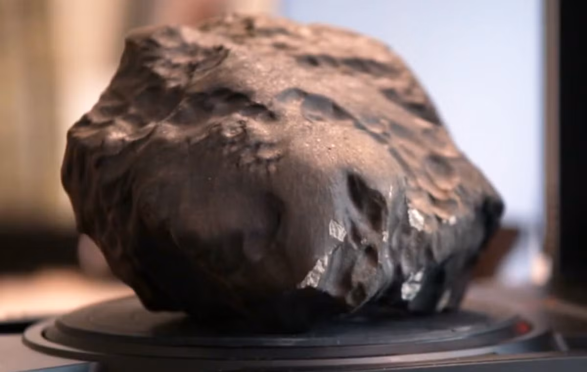 Thiên thạch rơi xuống nhà anh Mahmut đến từ vành đai tiểu hành tinh giữa Sao Hỏa và Sao Mộc. Nó đã di chuyển vài triệu km.