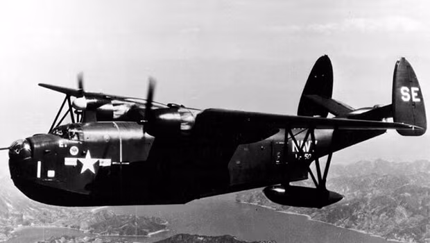 Trong số 14 thành viên phi hành đoàn, chỉ 1 người duy nhất là phi công có kinh nghiệm. Nhưng hồ sơ bay cho thấy người này lại có lịch sử đưa ra nhiều quyết định tồi.