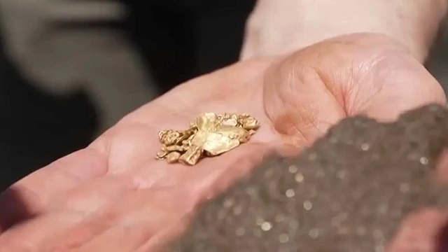 Ông Barron Brandon - Nhà địa chất học cho biết: "Người ta nói là ở California mới chỉ có khoảng 80% vàng được tìm thấy, nhưng cũng có nguồn nói là ít hơn. Nên nếu tính toán hết các khả năng thì có lẽ chỉ mới 15% được tìm thấy".