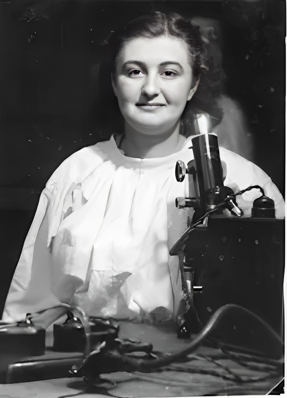 Bi kich cuoc doi cua nha khoa hoc nu phat hien ra virus corona